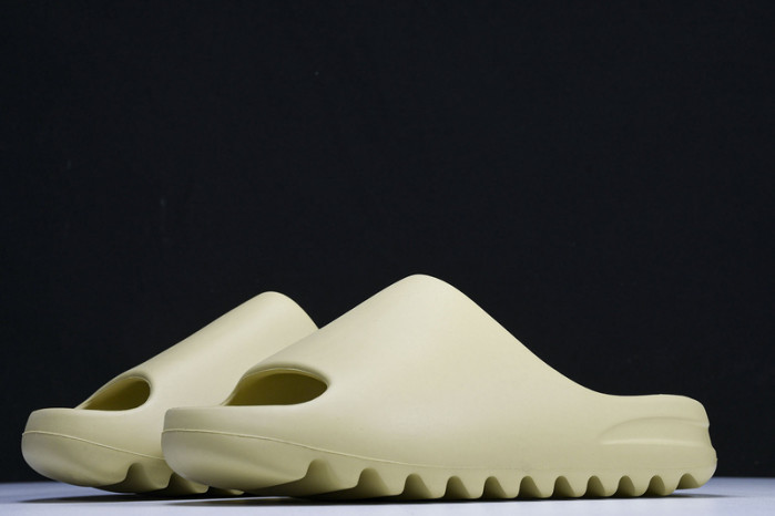 ye**ezy slide desert sand fw6344