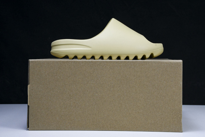 ye**ezy slide desert sand fw6344