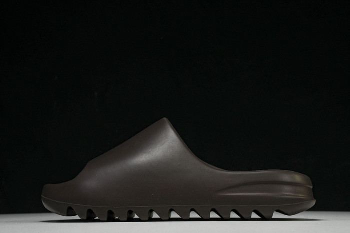 ye**ezy slides ''soot'' g55495