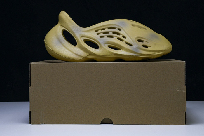 ye**ezy slide gv6843